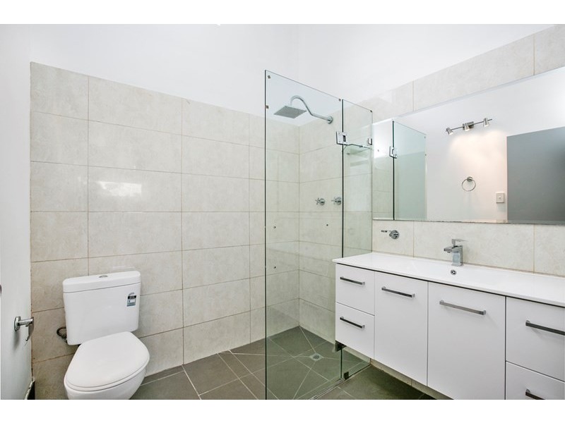 130 Falconer Street, Southport QLD 4215