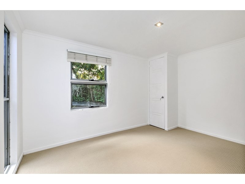 130 Falconer Street, Southport QLD 4215