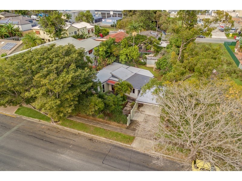 130 Falconer Street, Southport QLD 4215
