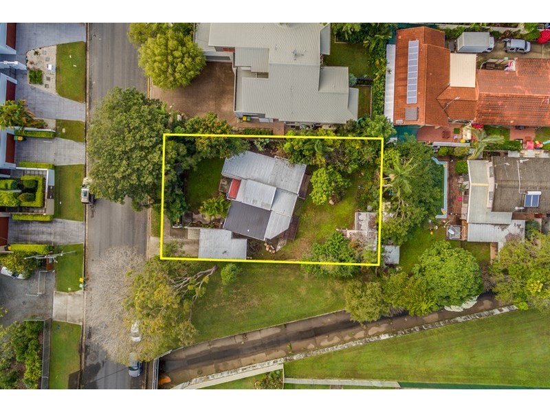 130 Falconer Street, Southport QLD 4215