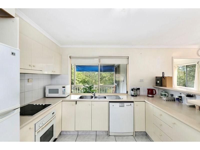 9 Kathleen Avenue, Southport QLD 4215