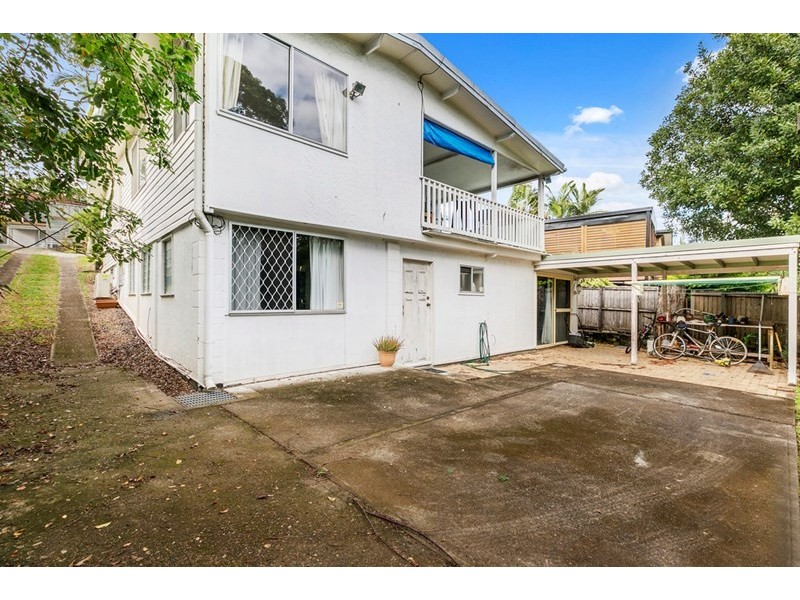 9 Kathleen Avenue, Southport QLD 4215