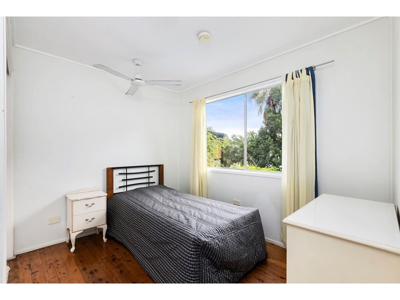 9 Kathleen Avenue, Southport QLD 4215