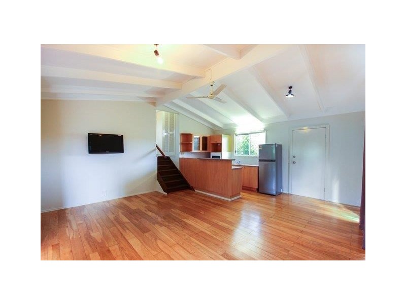 54 Woomera Crescent, Southport QLD 4215