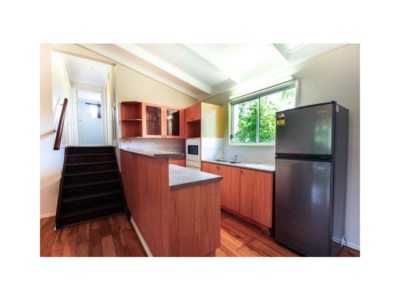 54 Woomera Crescent, Southport QLD 4215