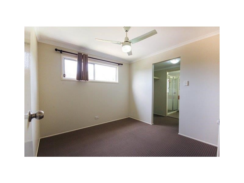 54 Woomera Crescent, Southport QLD 4215