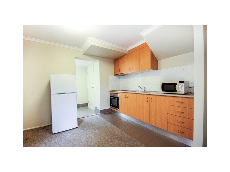 54 Woomera Crescent, Southport QLD 4215