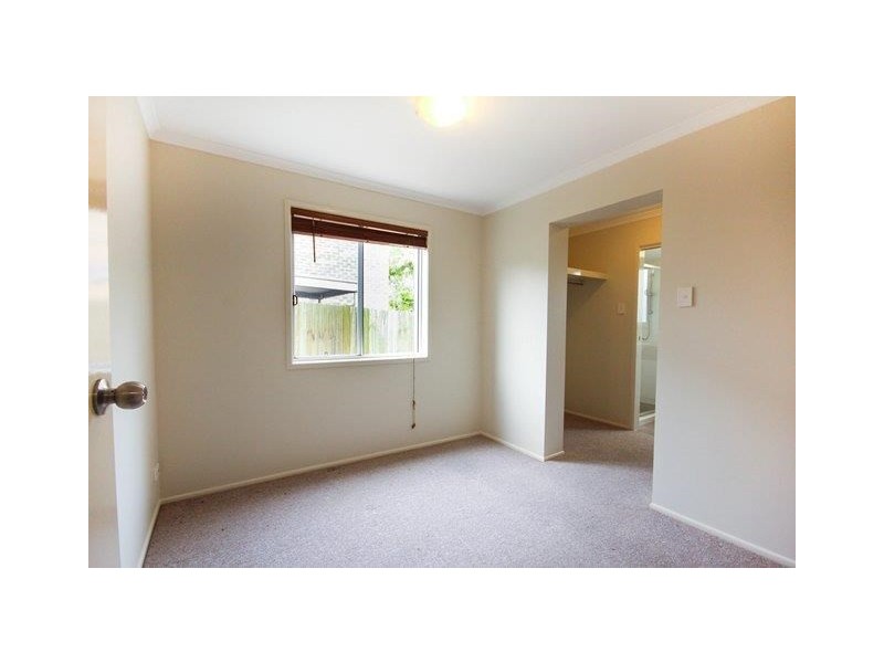 54 Woomera Crescent, Southport QLD 4215