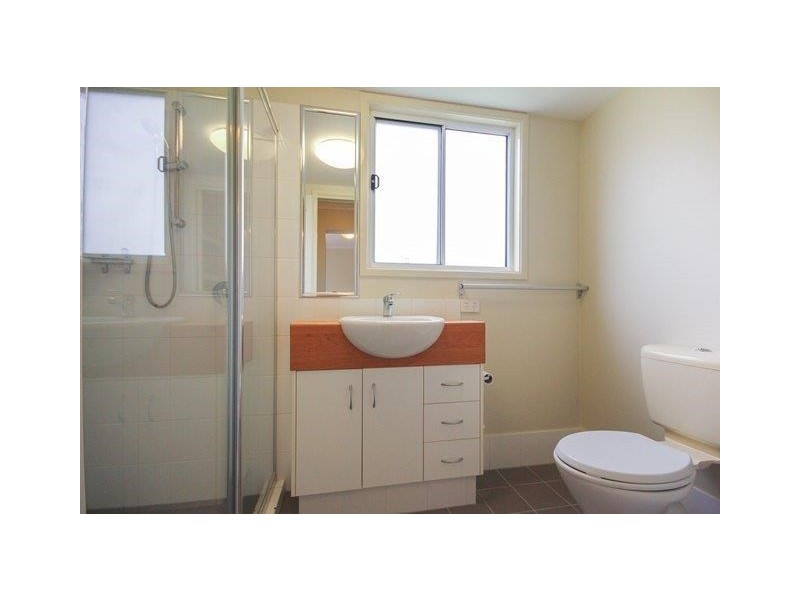 54 Woomera Crescent, Southport QLD 4215