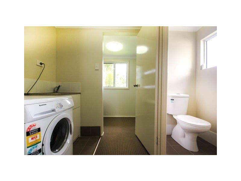 54 Woomera Crescent, Southport QLD 4215