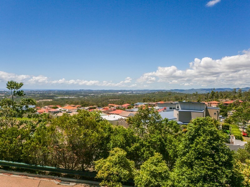 20 Chevron Rise, Highland Park QLD 4211