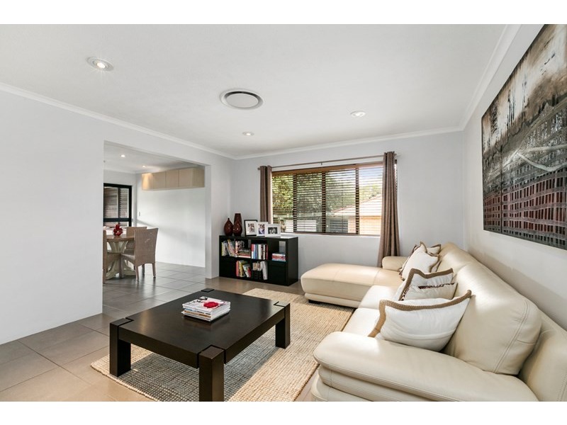 9 Nakina Street, Southport QLD 4215