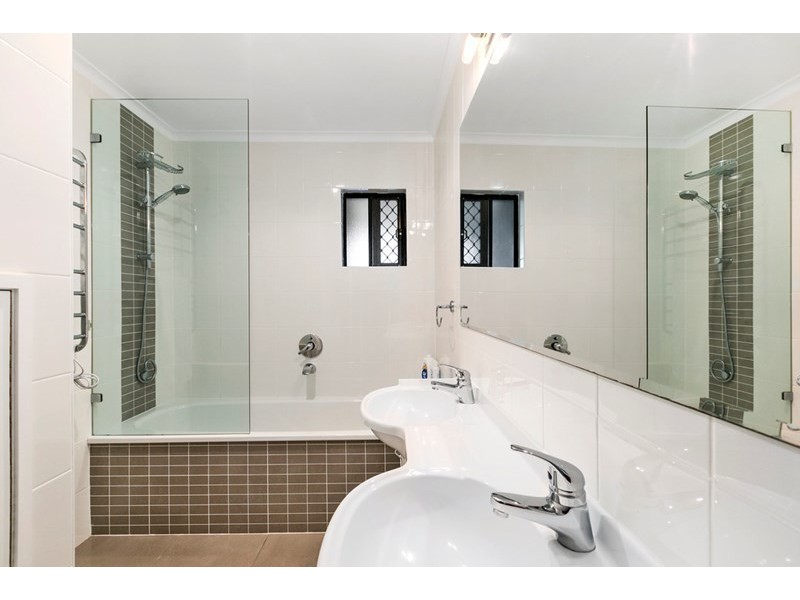 9 Nakina Street, Southport QLD 4215