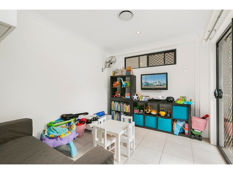 9 Nakina Street, Southport QLD 4215