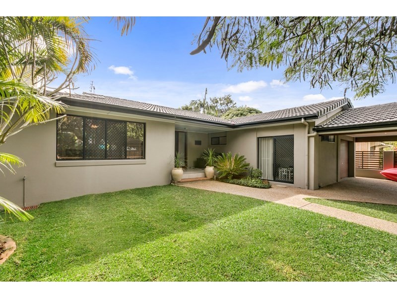 9 Nakina Street, Southport QLD 4215