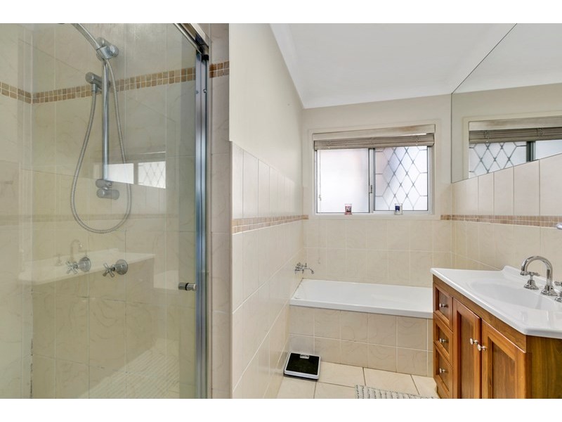 5 Wallace Street, Southport QLD 4215