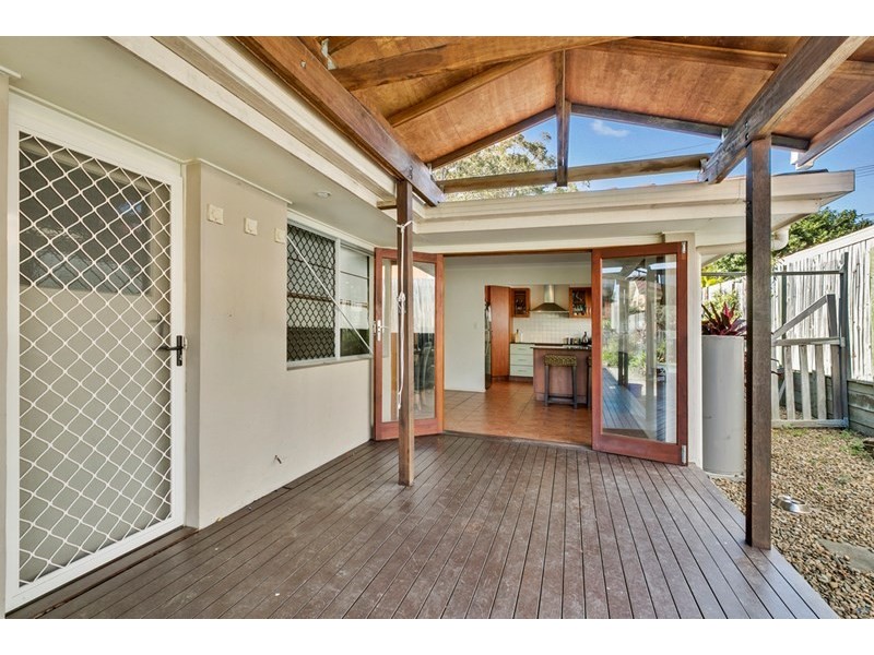 5 Wallace Street, Southport QLD 4215