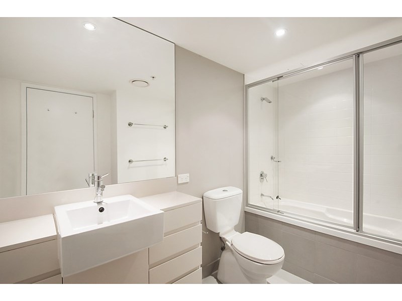 22004/5 Lawson Street, Southport QLD 4215