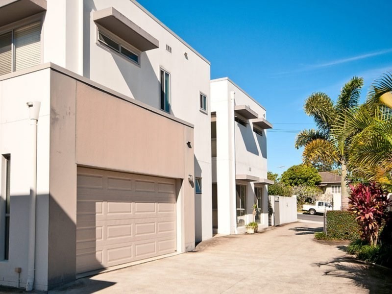 1/81 Pohlman Street, Southport QLD 4215