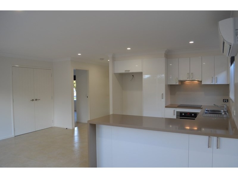 2/1 Jippi Avenue, Southport QLD 4215