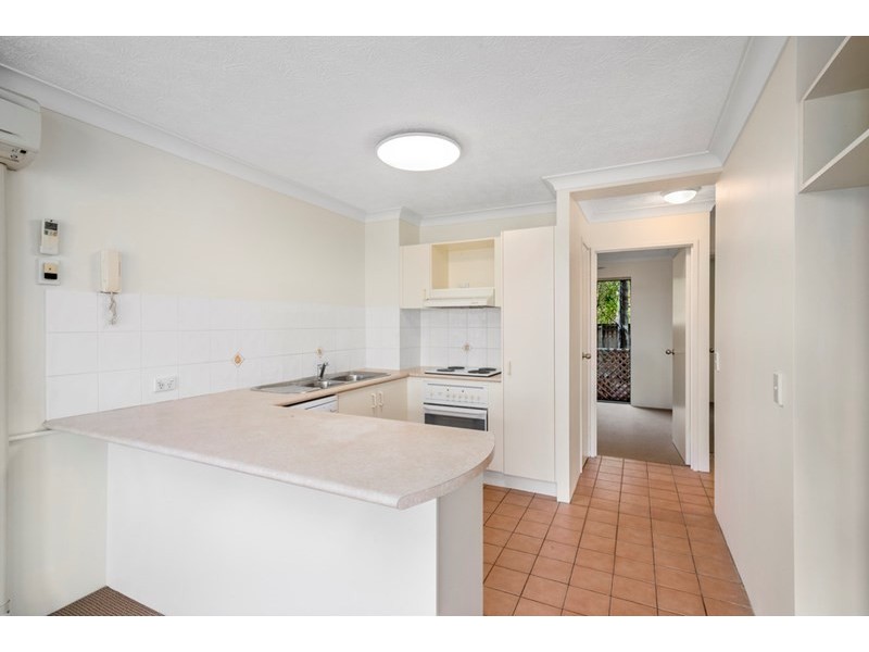 31/45 Pohlman Street, Southport QLD 4215