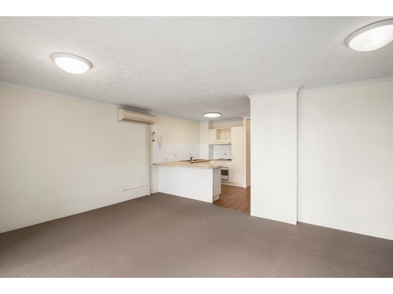 31/45 Pohlman Street, Southport QLD 4215