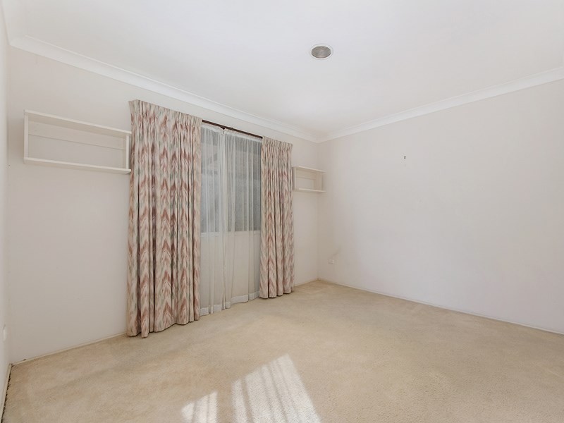 11 Dunbarton Avenue, Sorrento QLD 4217