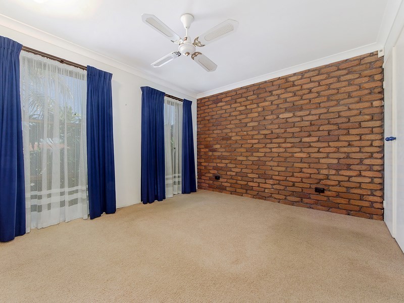 11 Dunbarton Avenue, Sorrento QLD 4217