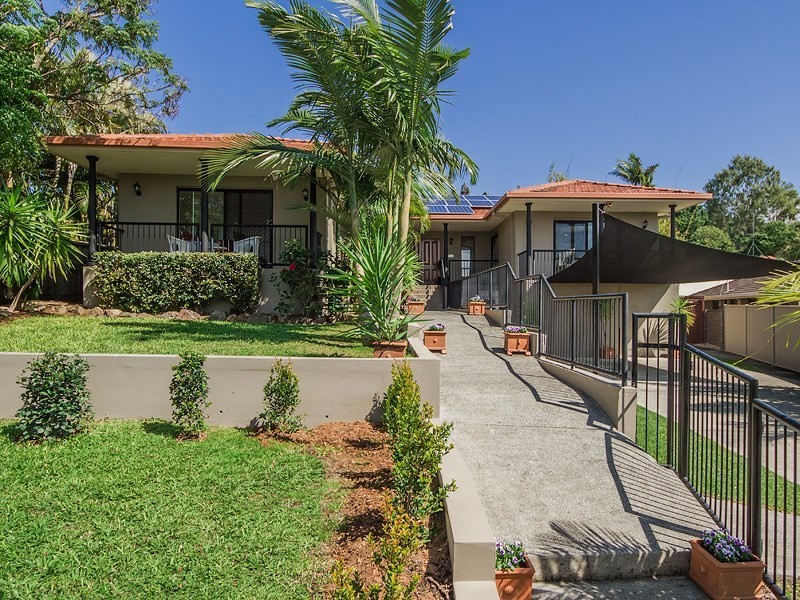 51 Lambros Drive, Benowa QLD 4217