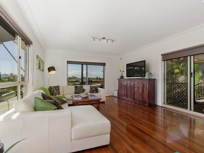 51 Lambros Drive, Benowa QLD 4217