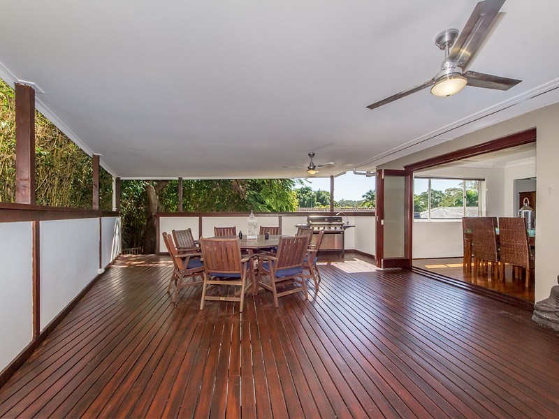 51 Lambros Drive, Benowa QLD 4217