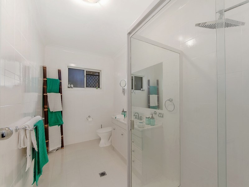 51 Lambros Drive, Benowa QLD 4217