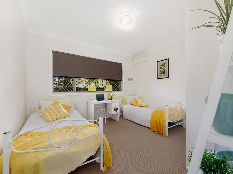 51 Lambros Drive, Benowa QLD 4217