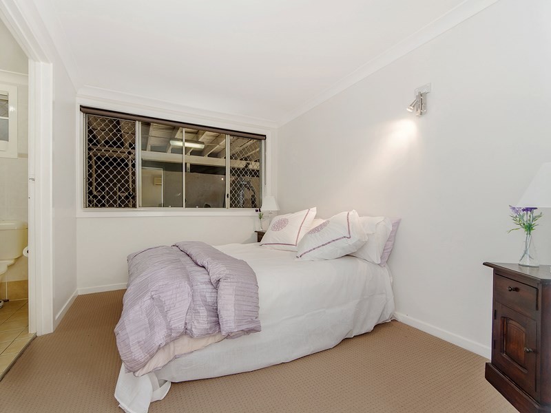 51 Lambros Drive, Benowa QLD 4217