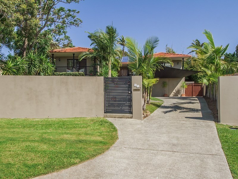 51 Lambros Drive, Benowa QLD 4217