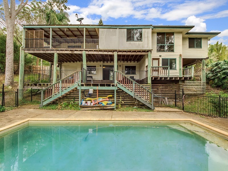 31 Ben Lomond Drive, Highland Park QLD 4211