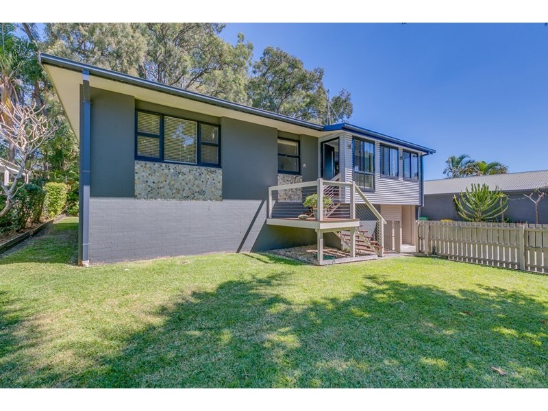 12 Nesbit Street, Southport QLD 4215