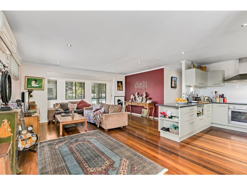 12 Nesbit Street, Southport QLD 4215