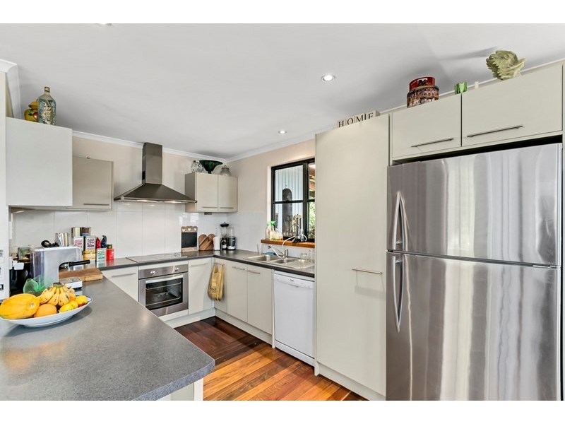 12 Nesbit Street, Southport QLD 4215