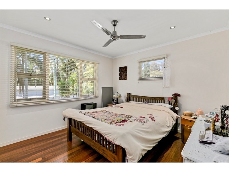 12 Nesbit Street, Southport QLD 4215