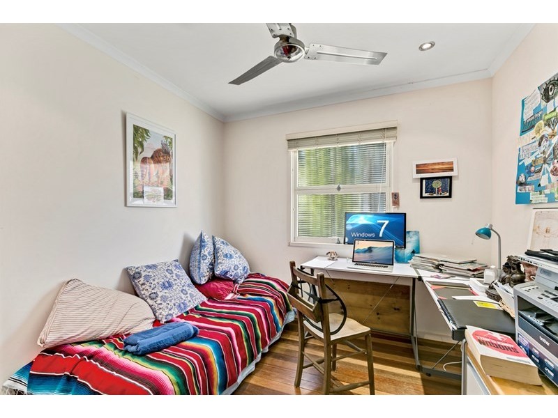 12 Nesbit Street, Southport QLD 4215