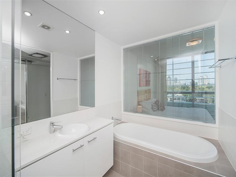 2605/33 T E Peters Drive, Broadbeach Waters QLD 4218