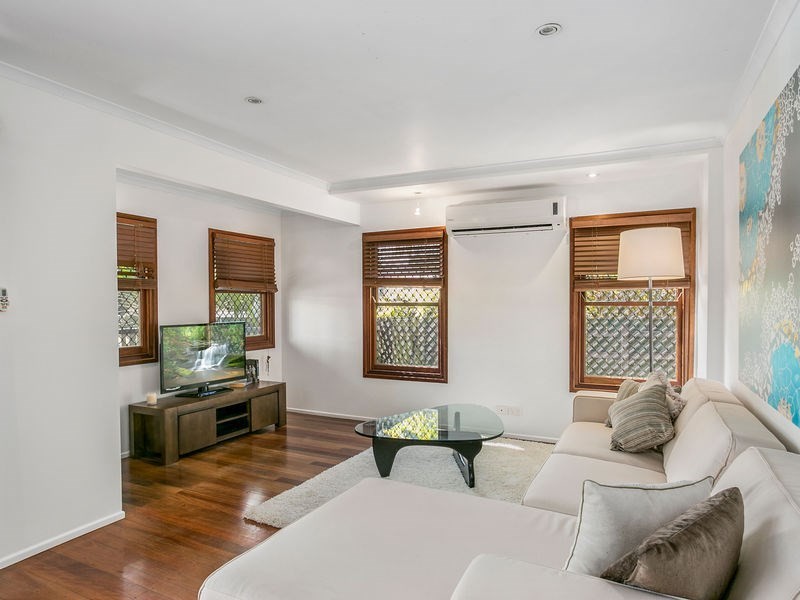 58 Whiting Street, Labrador QLD 4215