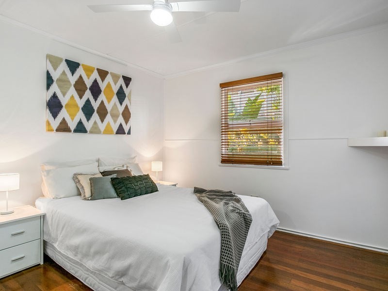 58 Whiting Street, Labrador QLD 4215