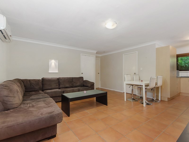 2/19 Caroline Avenue, Southport QLD 4215