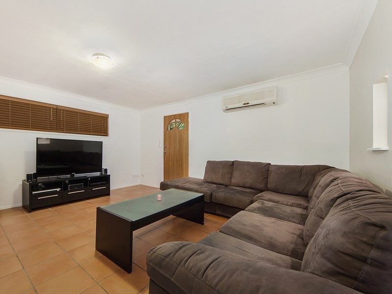 2/19 Caroline Avenue, Southport QLD 4215