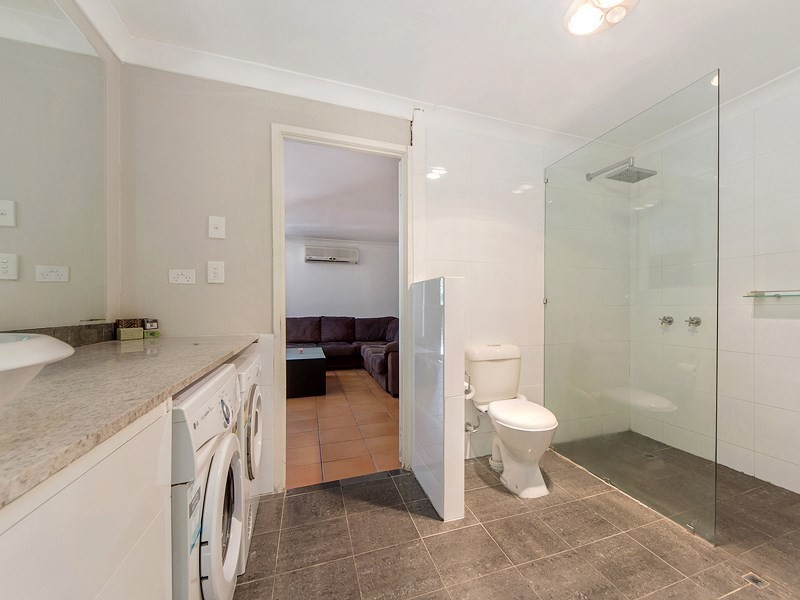 2/19 Caroline Avenue, Southport QLD 4215