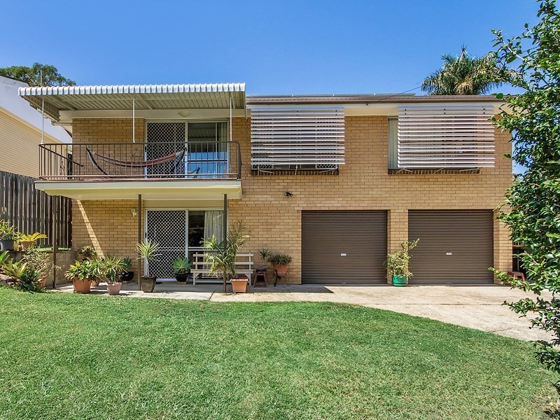 14 Lara Avenue, Southport QLD 4215