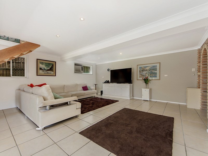 14 Lara Avenue, Southport QLD 4215
