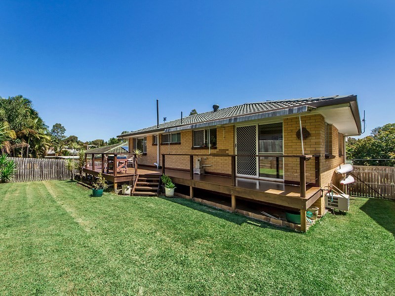 14 Lara Avenue, Southport QLD 4215